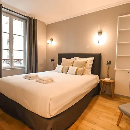 New Renovated Flat Invalides Effeil Tower 4 People