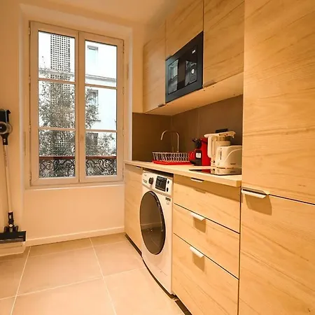 New Renovated Flat Invalides Effeil Tower 4 People דירה *
